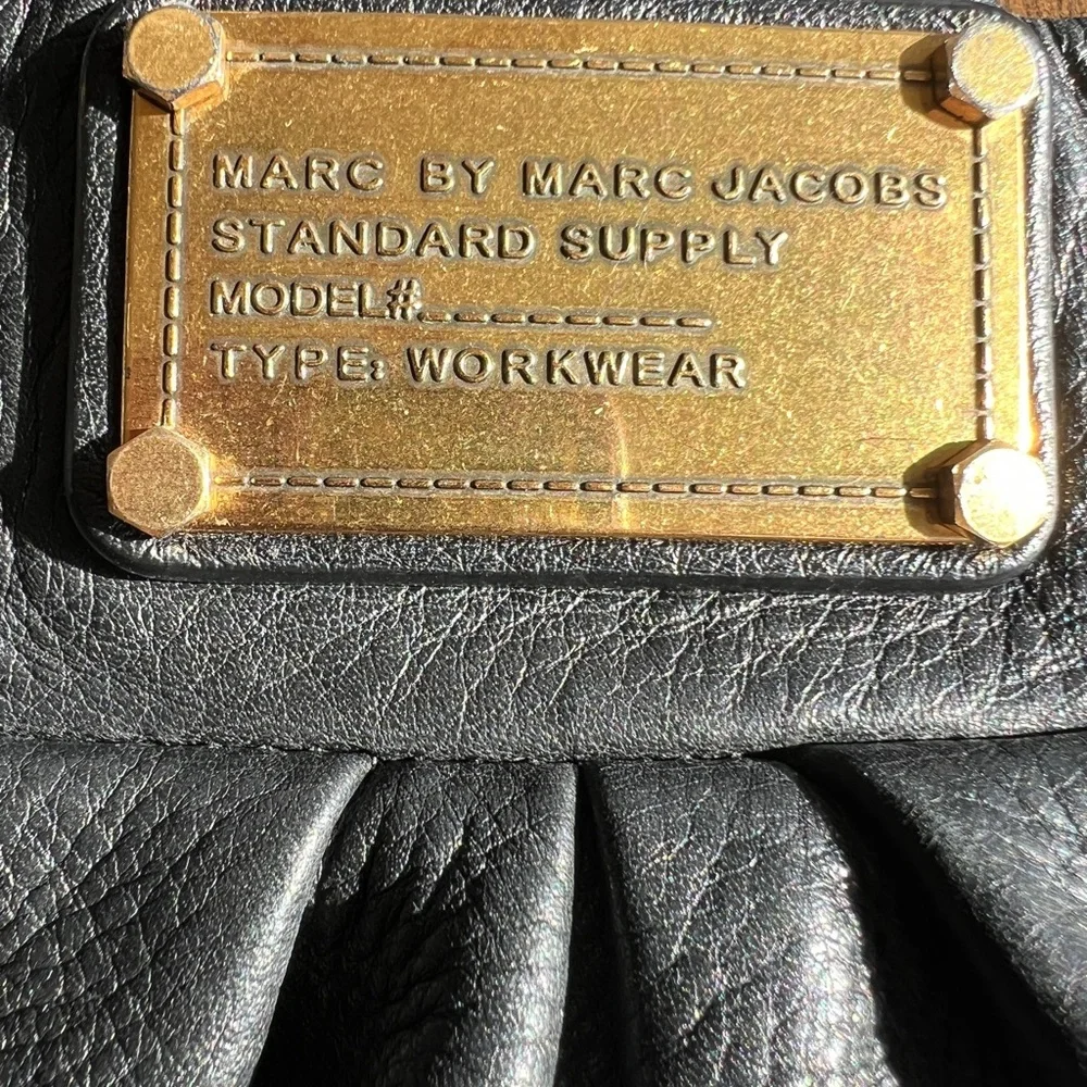 Marc by Marc Jacobs Classic Q Hillier Hobo bag in black leather - Picture 2 of 6